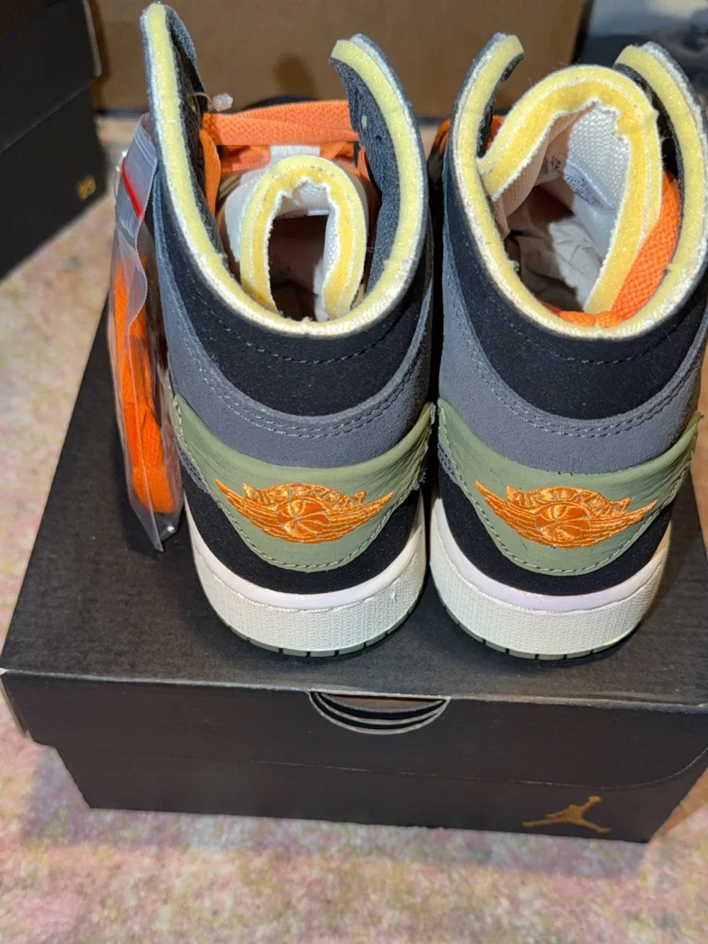 Jordan 1 Mid SE Craft Anthracite Light Olive (GS) - 5Y